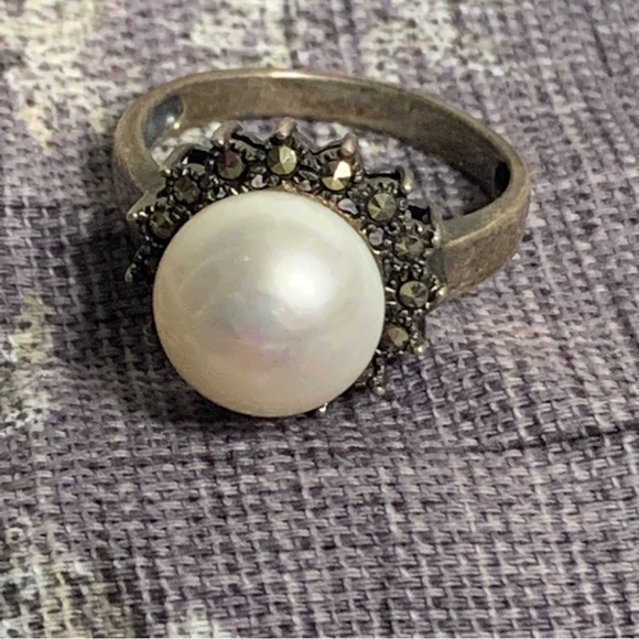 Sterling Silver Vintage Style Setting Pearl Ring - Picture 1 of 10